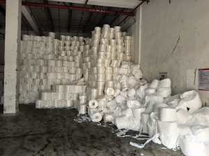 出售PE锂电池隔离膜边料，有PE单涂层边角料，PE油膜，大量现货，含税价