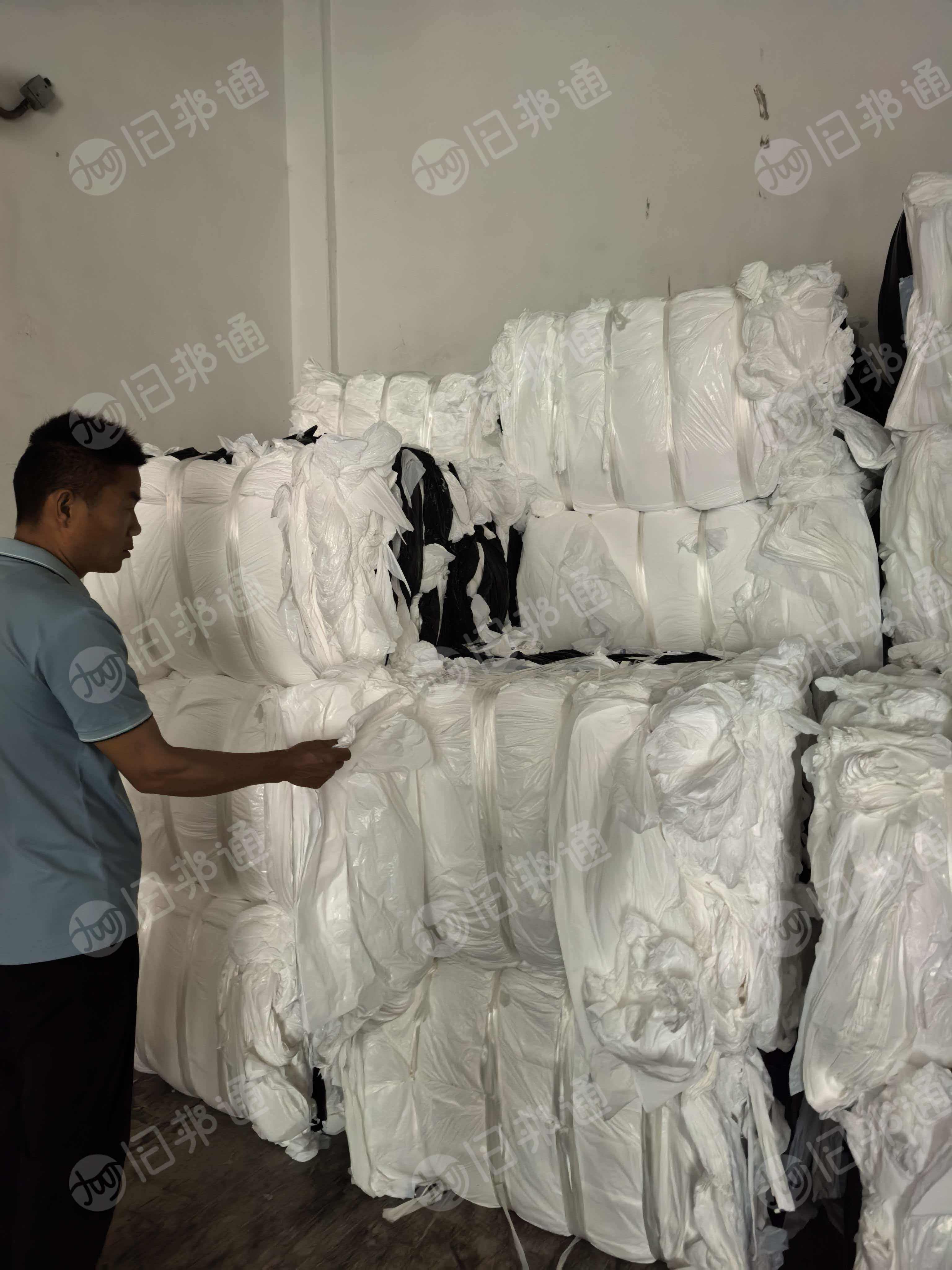出售PE锂电池隔离膜边料,有PE单涂层边角料,PE油膜,大量现货,含税价