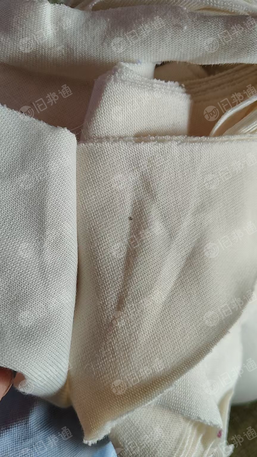 长期出售做家纺下来的纯棉废布，纯棉边角料，白色现货5吨左右，货在江苏南通