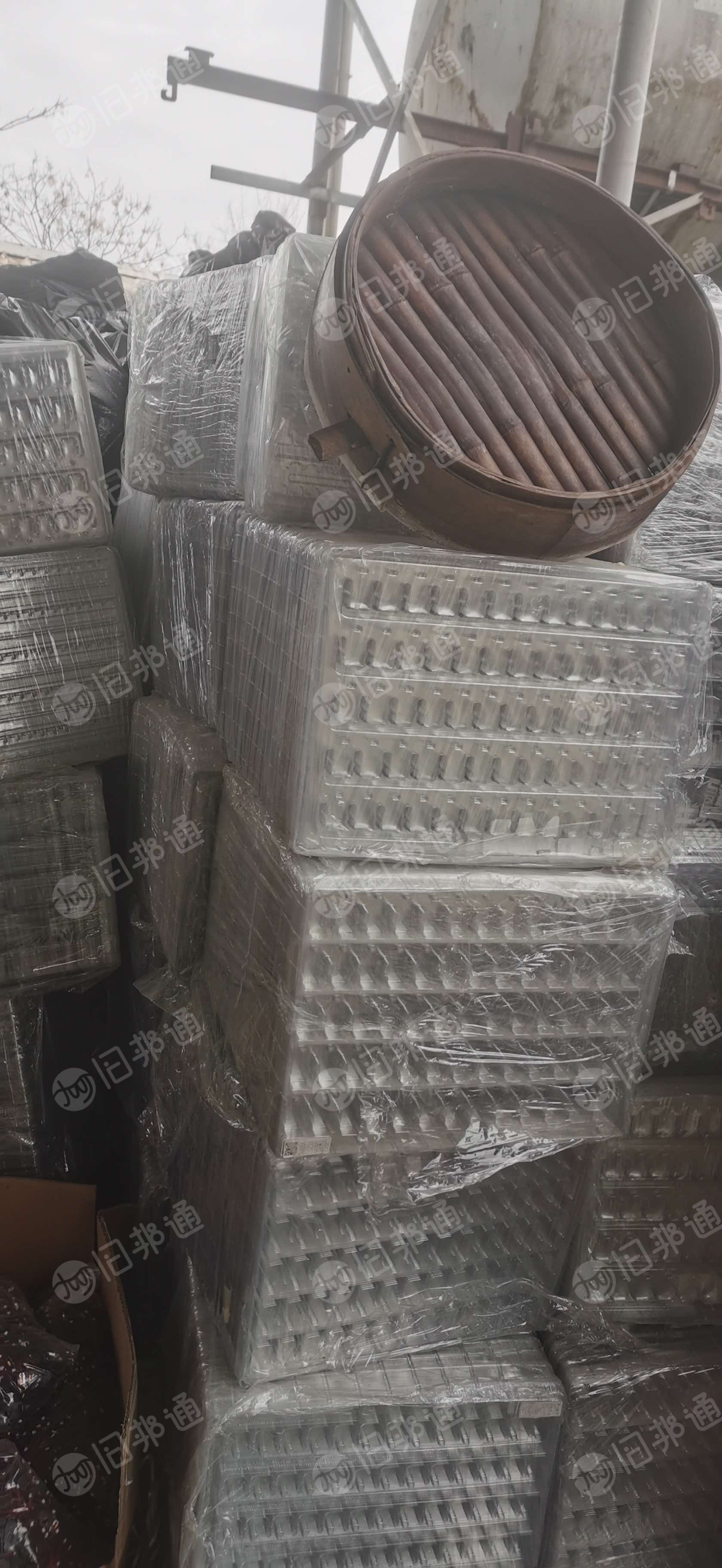 长期出售pet吸塑盒毛料，无油无标签，电子厂出来