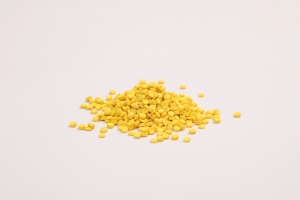 出售黄色软质PVC颗粒，建材专用料