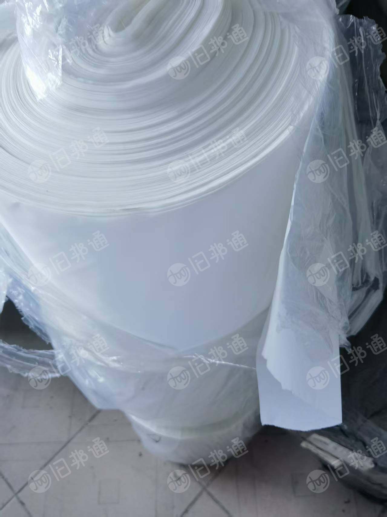 出售白色涤纶废布,定过型上过硬挺剂的,做过滤材料下来的,货在浙江台州