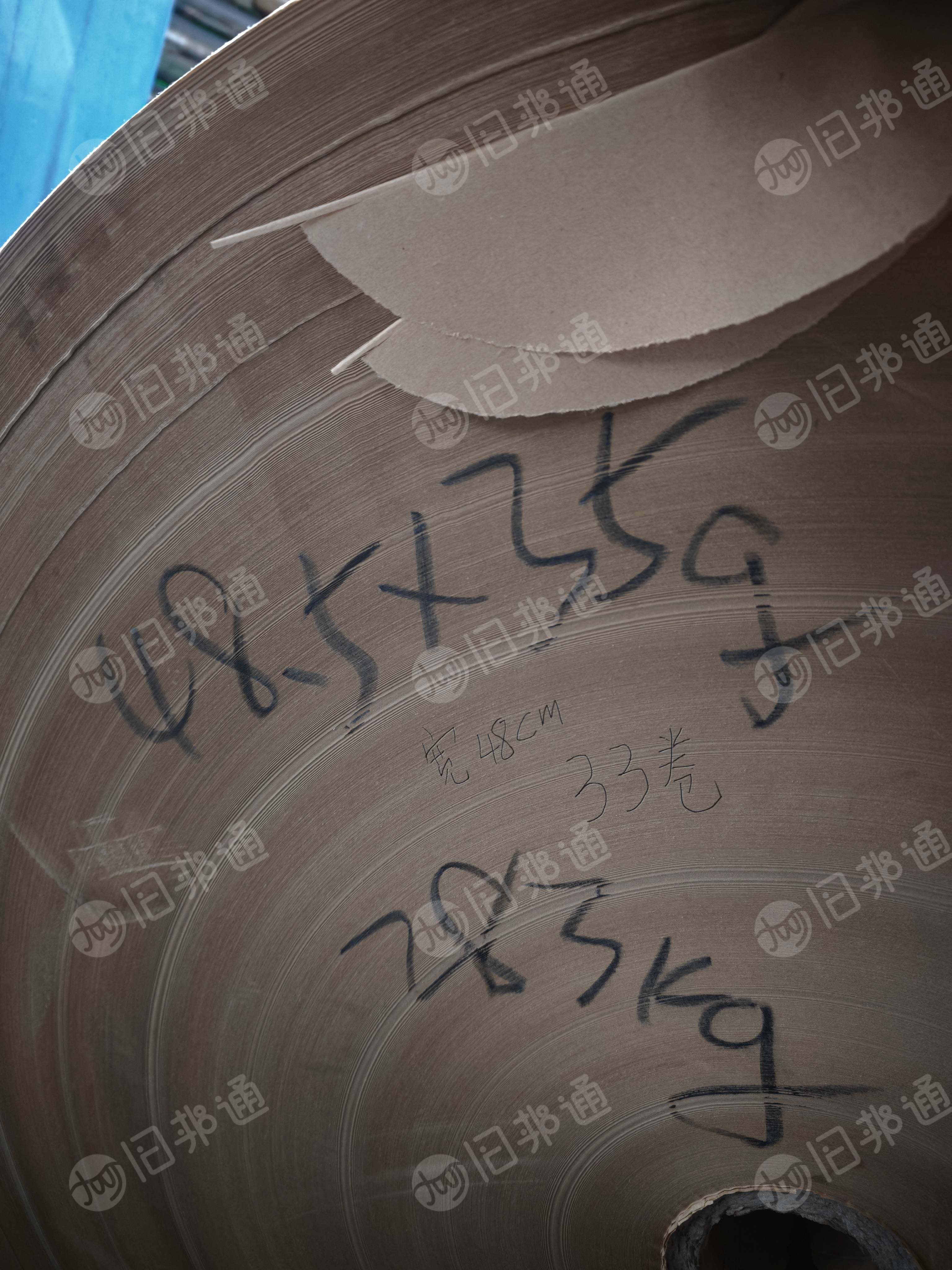 出售库存卷筒防油纸，白牛皮纸，一起有20多吨