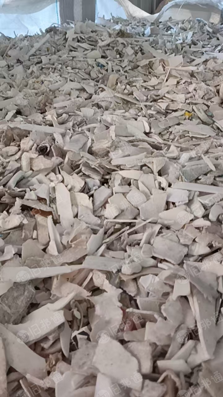 出售白丙破碎料，蓝绿丙破碎料，现货8吨