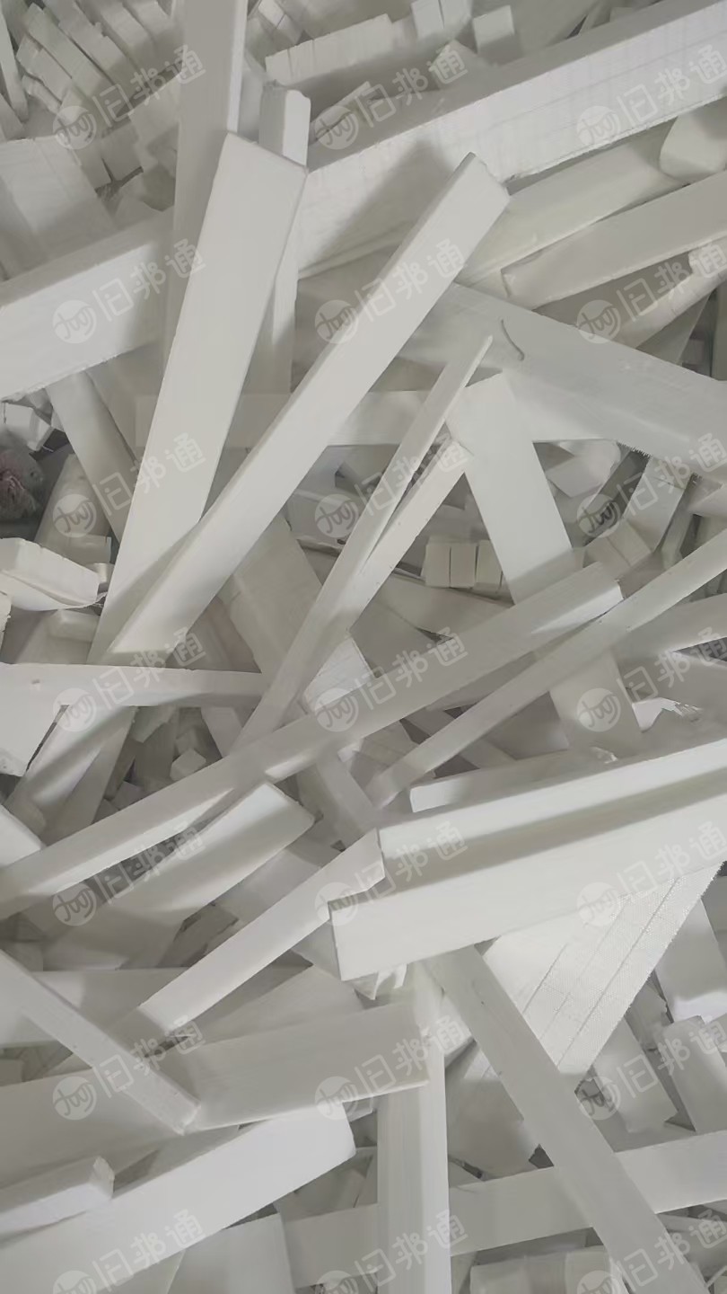 长期出售发泡pet板材废料，可以造粒，月供100吨
