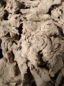 长期出售牛皮纸浆，水分58%左右，用纯纸袋加工的