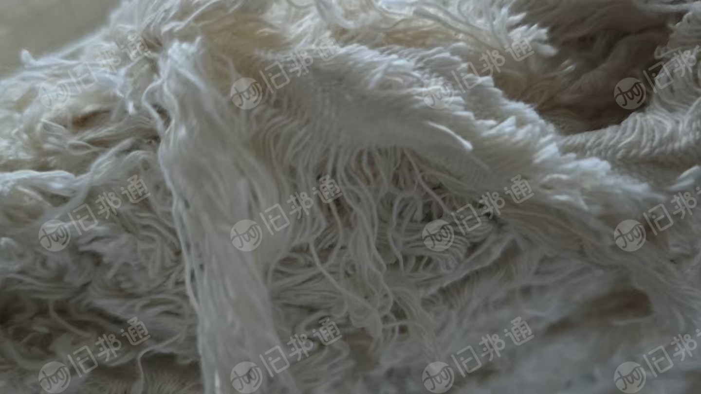 长期出售牛仔厂下来的纯棉布边纱，环纺的，筋是涤纶的，货在河北石家庄