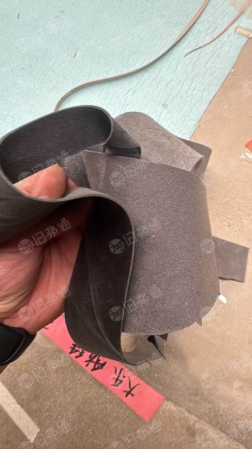 长期出售汽车坐垫超纤皮，PVC皮革废料，做汽车真皮座椅用的，自己厂下来的坐垫边角料