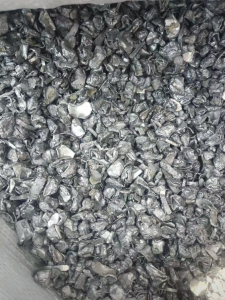 长期出售一系铝基板破碎料，现货一挂车