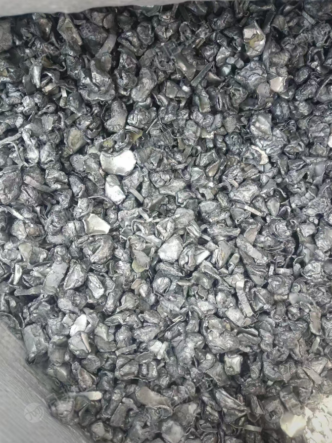 长期出售一系铝基板破碎料，现货一挂车
