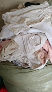 长期出售旧衣服大白，旧衣服大白开花料，现货5吨左右，货在甘肃定西