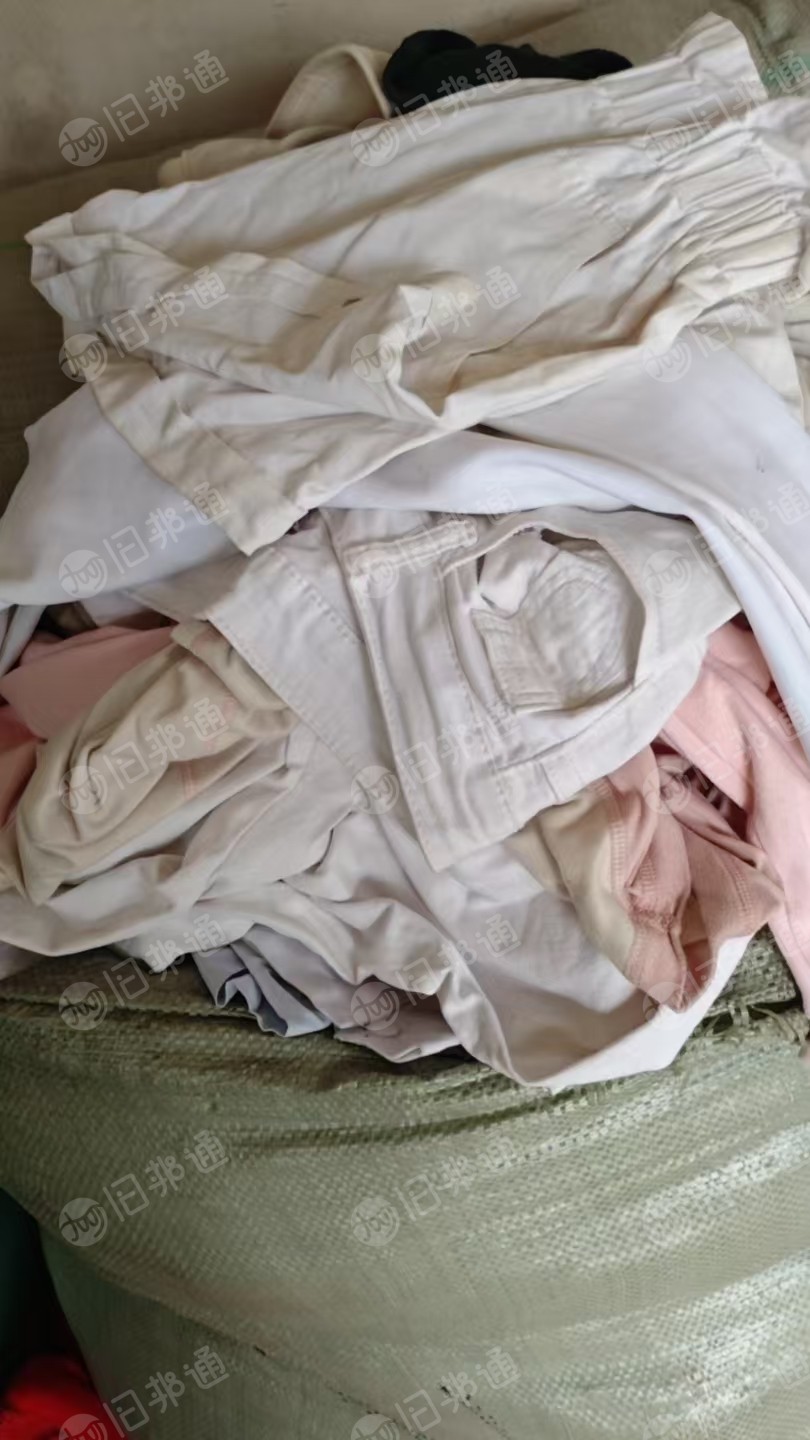 长期出售旧衣服大白，旧衣服大白开花料，现货5吨左右，货在甘肃定西