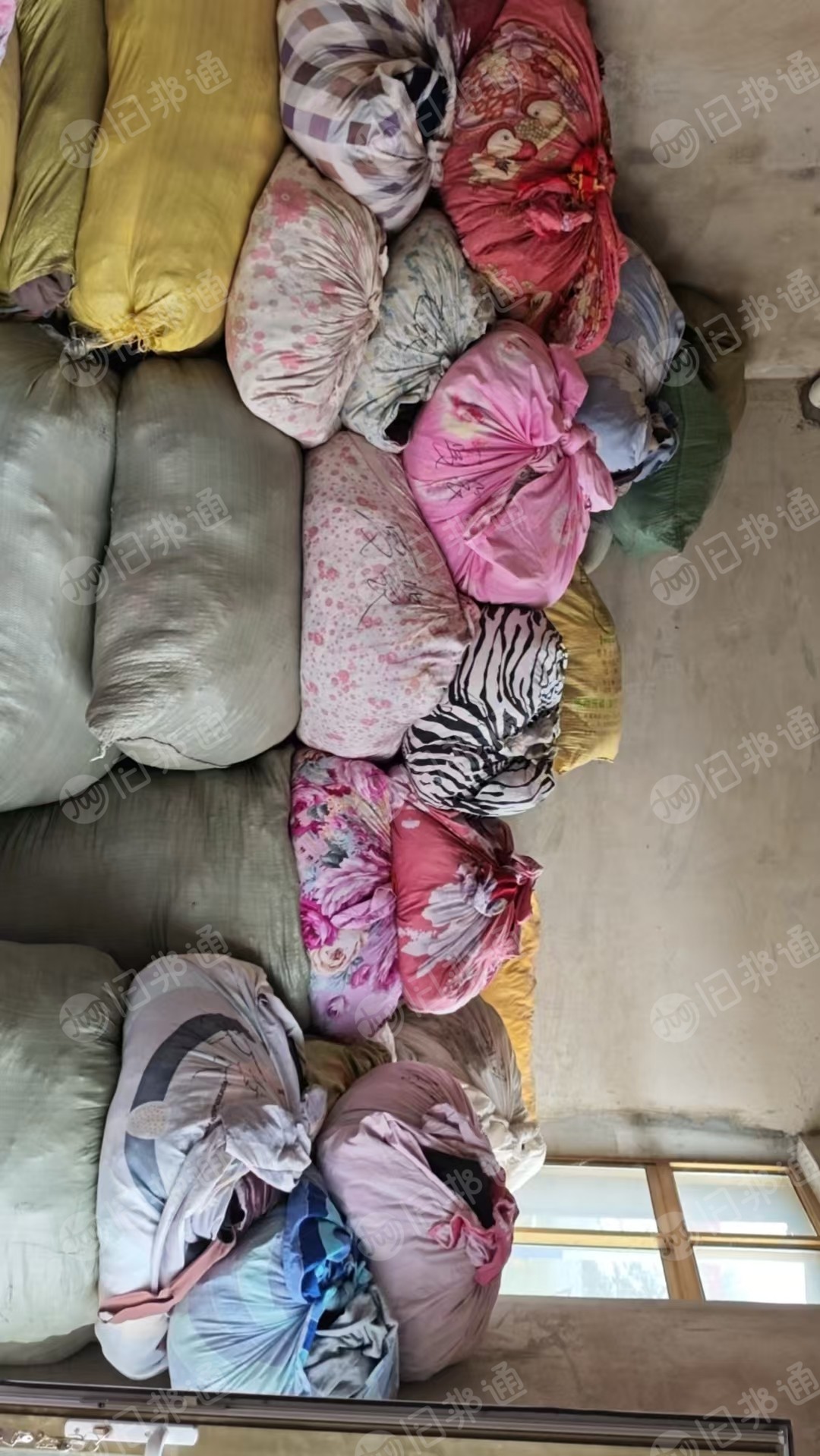 长期出售旧衣服大白，旧衣服大白开花料，现货5吨左右，货在甘肃定西