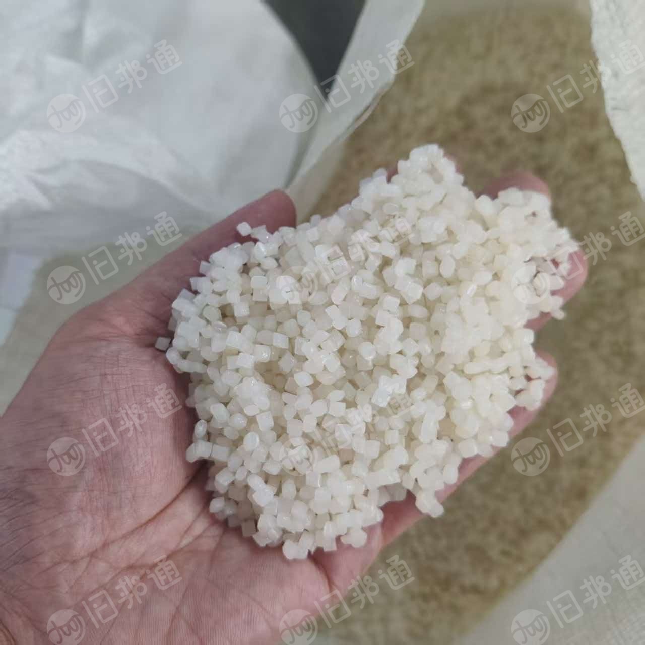长期大量出售HDPE电池膜颗粒，低压电池膜颗粒 包吹膜