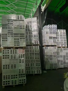 长期出售pet吸塑盒破碎料，含棉，现货70-80吨