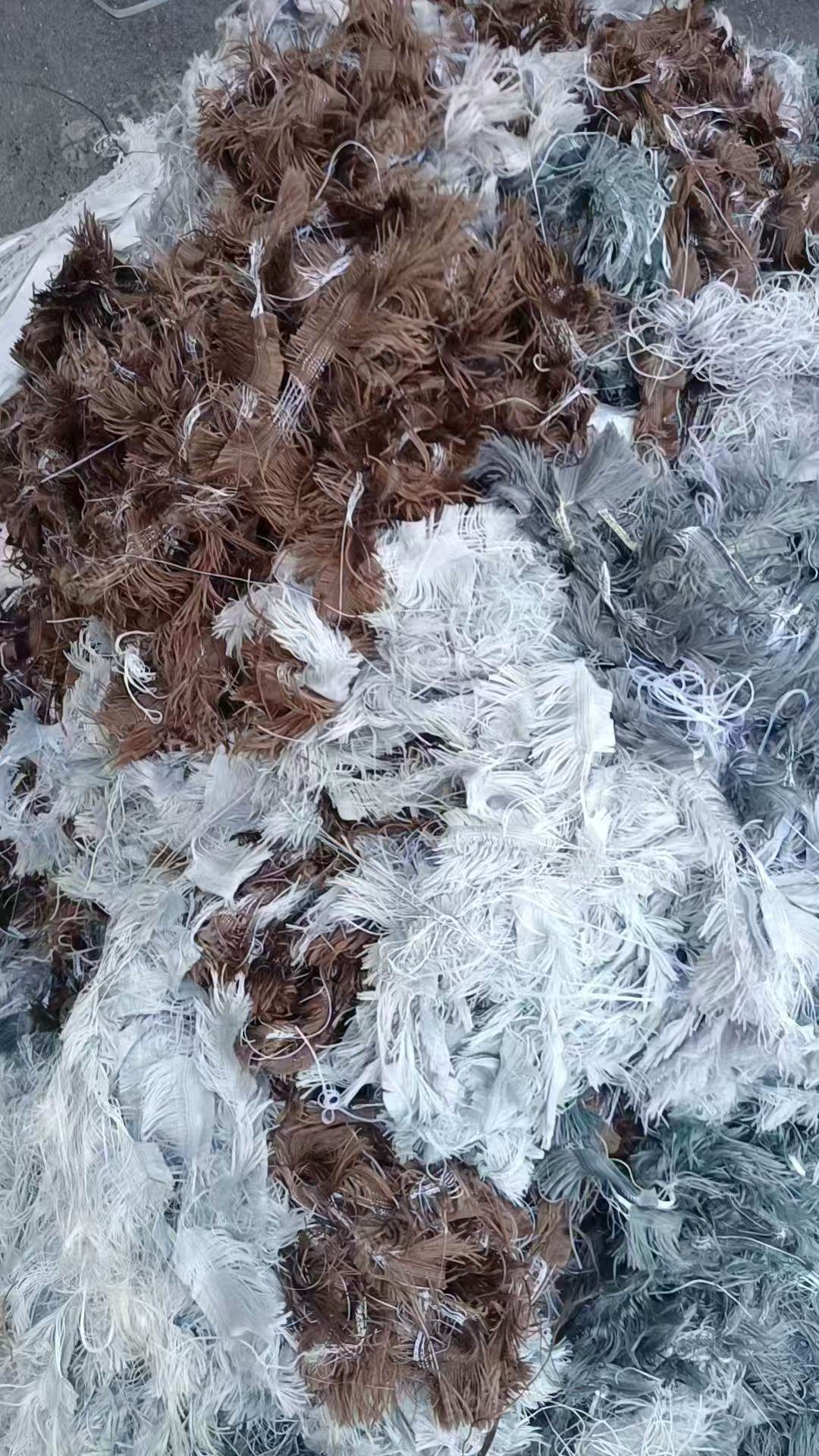 长期出售遮光窗帘厂下来的遮光窗帘废料，涤纶废料，黑色有额外分拣，其他的统货出，月供15吨左右