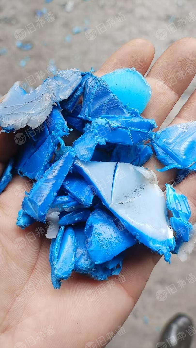 出售宁德时代下来的大蓝桶破碎料，一手厂货，清洗甩干，没拆盖子的，要造粒