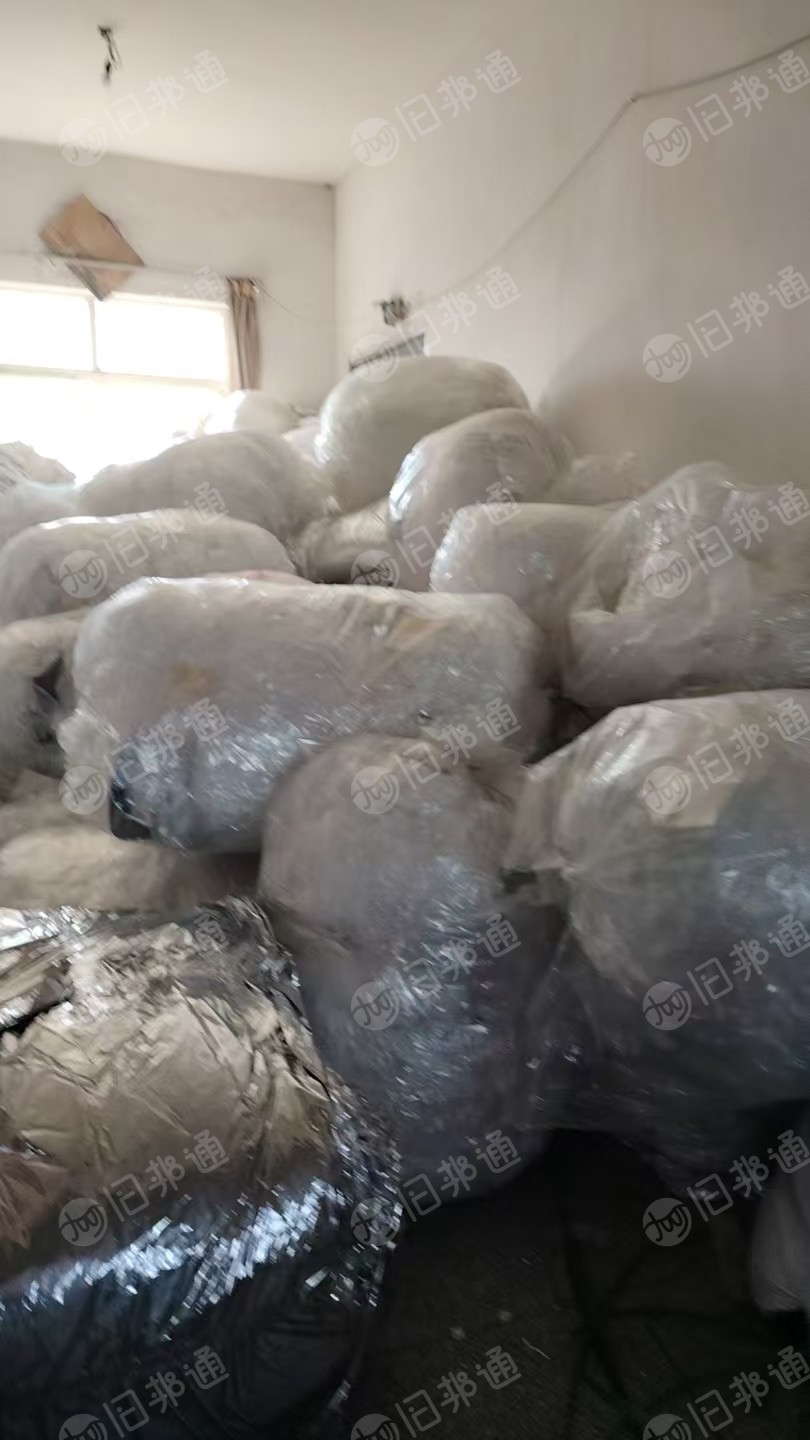 长期出售pet铝塑复合边角料，一层铝箔一层PET膜或二层铝箔一层PET膜