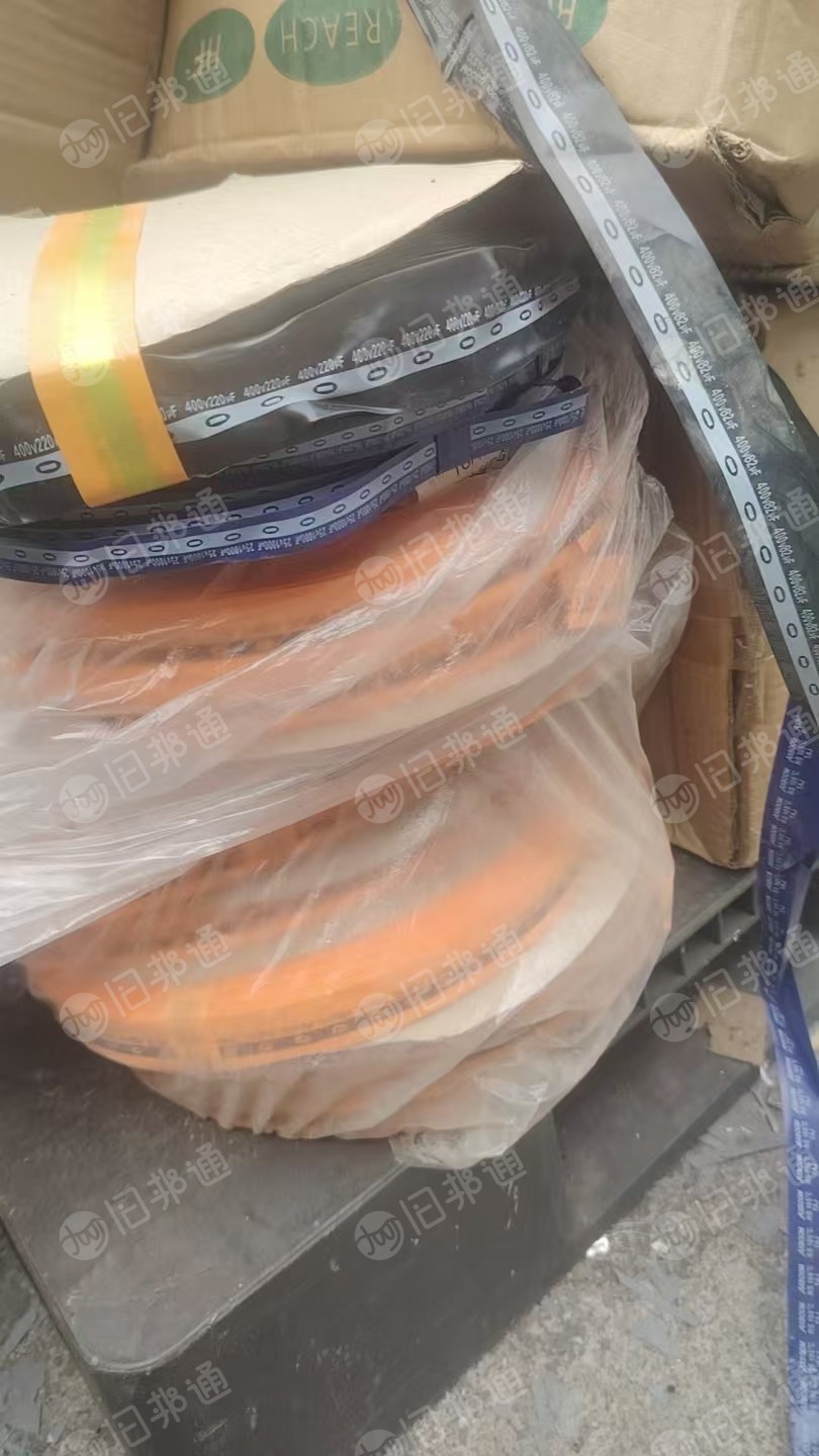 出售PET热收缩管卷料，PET热收缩管机头料，自己厂里报废下来的，现货十五吨左右