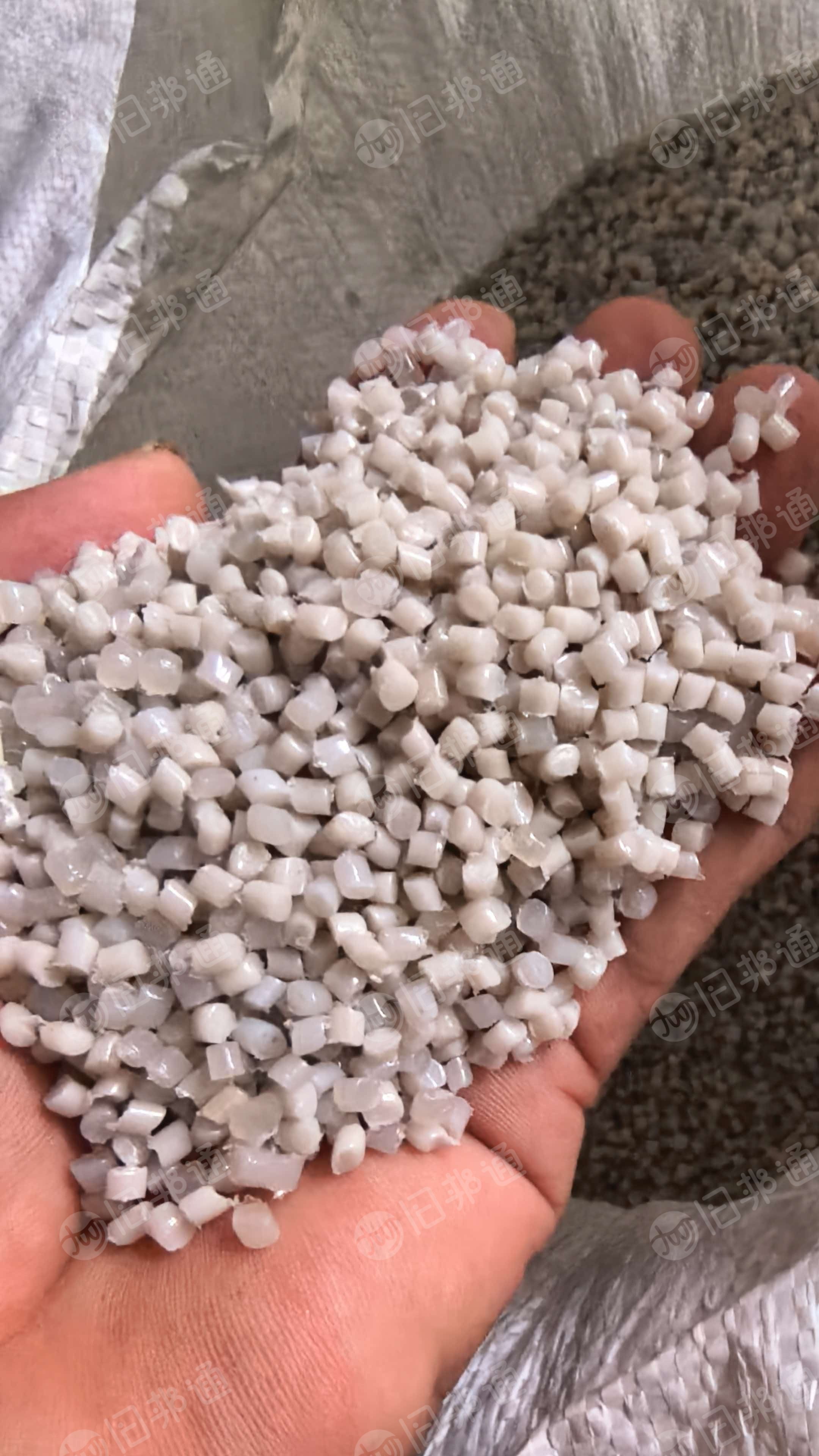 出售PE杂膜颗粒，黑色高压颗粒，现货20吨