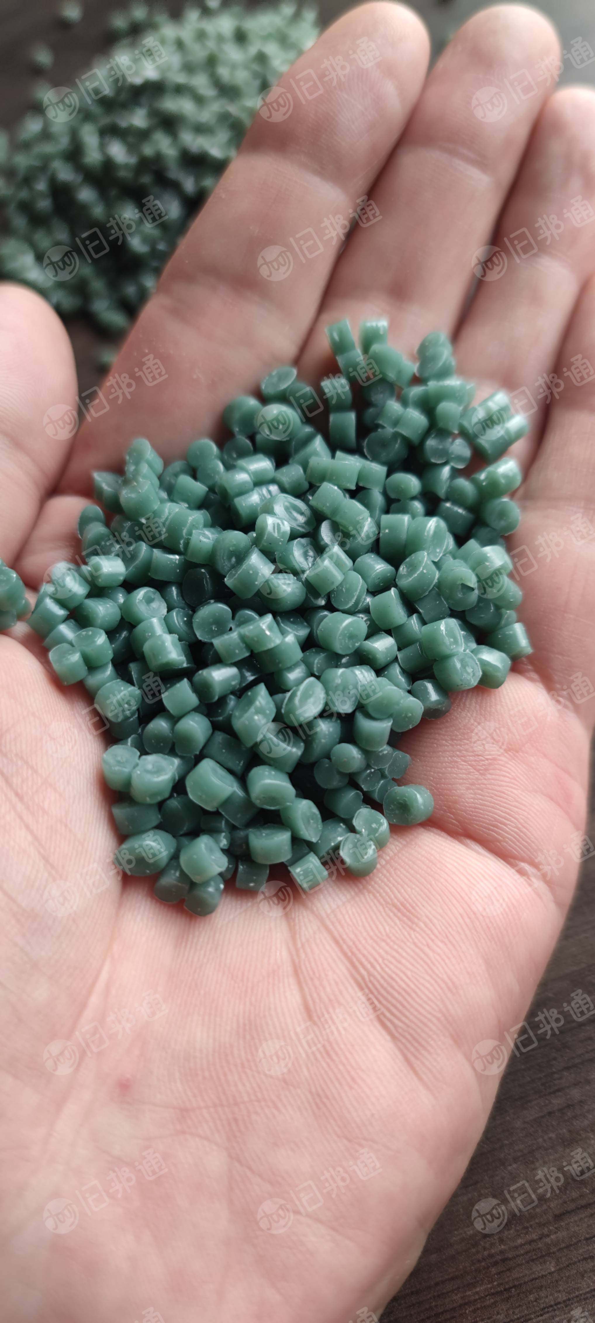 大量出售高压铝塑颗粒