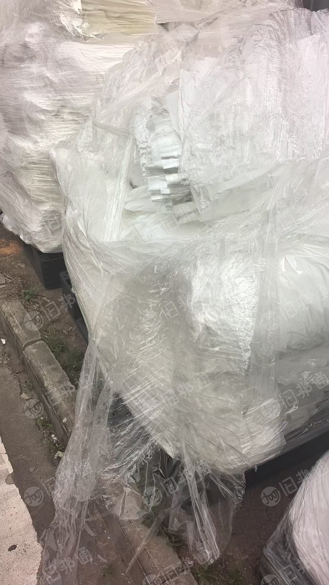 出售涂层电池膜，一层纯PET，一层PE电池膜，大部分卷少部分刀裁料，现货20吨，月供几十吨