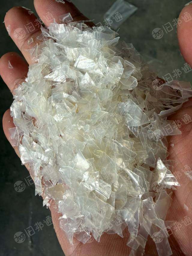 出售高压尼龙共挤膜破碎料，尼龙含量20左右，干破无水分，干净无杂质，厚度10丝左右，月供200吨