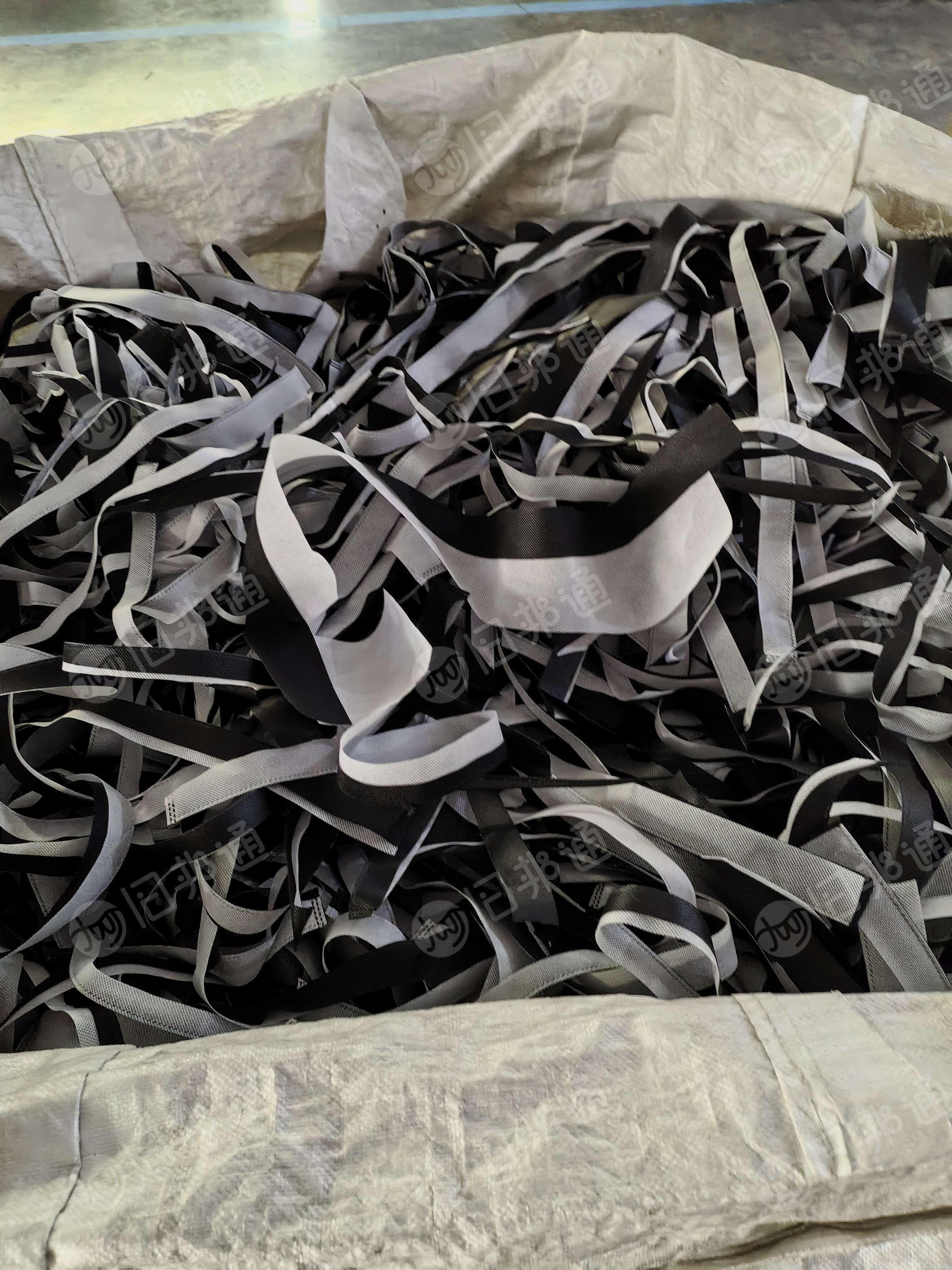 长期出售包床垫下来的丙纶无纺布，PP无纺布边角料，白色有单独分开，统货出，月供6吨，货在广东惠州
