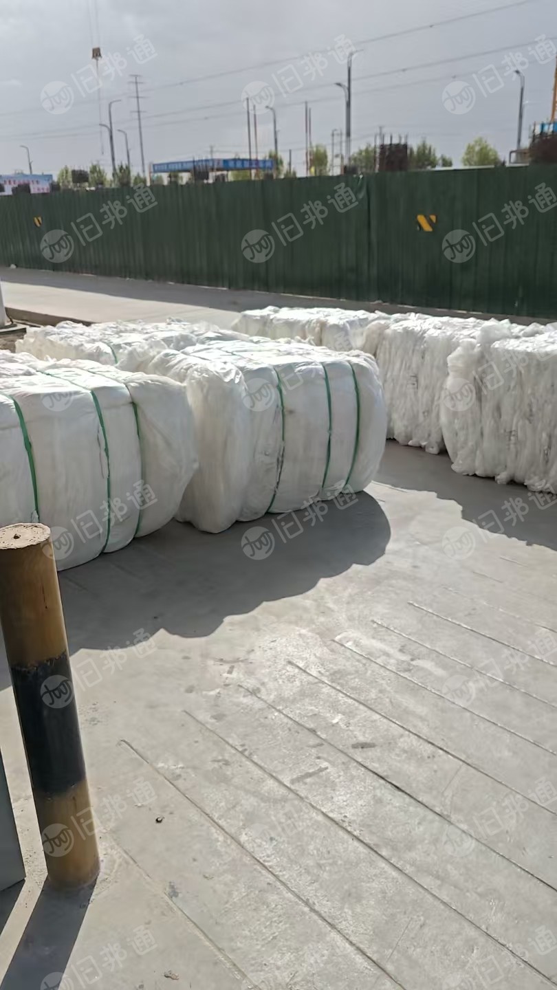 长期出售无纺布厂下来的黏胶无纺布边角料，纯棉无纺布边角料，统货出，月供几十吨