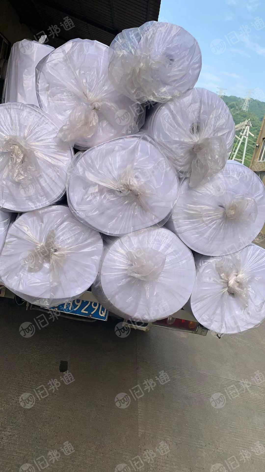 出售涤纶针刺无纺布，涤纶针刺棉，针刺无纺布卷材，门幅1-2米克重150-300克，货在浙江温州