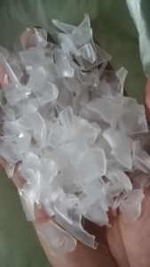 出售透明pp破碎料，吊瓶破碎料