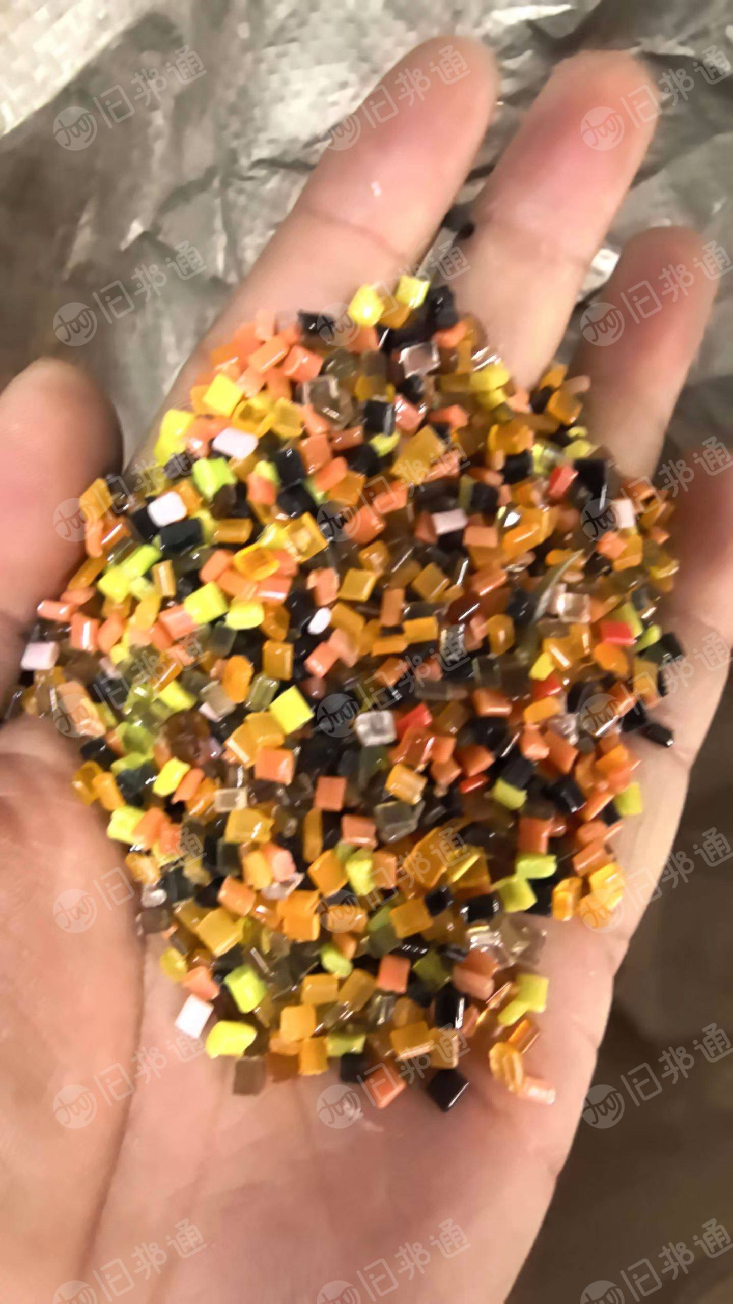 出售杂色PC颗粒,冲击60+,溶脂20左右,现货30吨