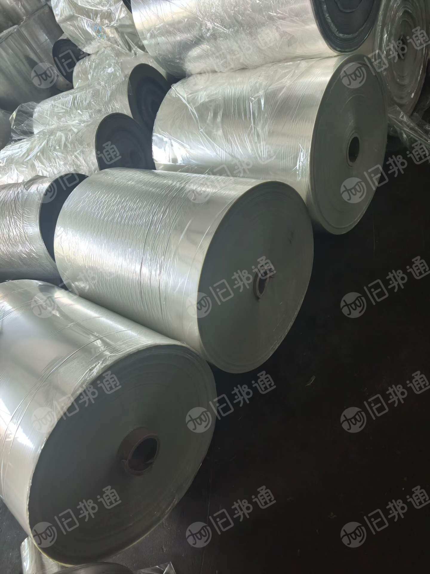 长期出售PET烟包转移膜，1.5丝和1.2丝的都有，现货100-200吨左右