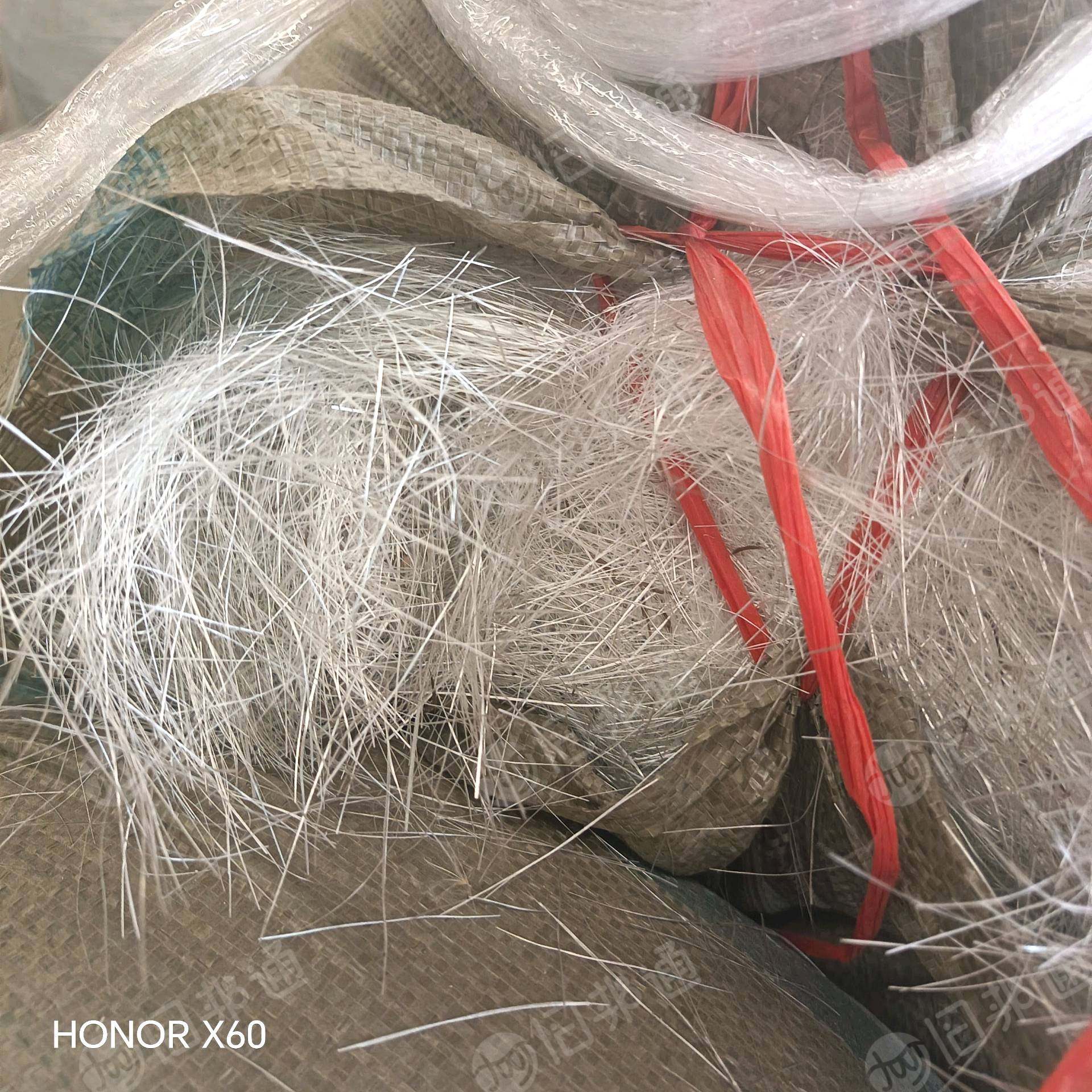 长期出售玻璃纤维布边纱,玻璃纤维丝,13-19μm,带胶不带胶都有,每个月有大几十吨,废纤维丝