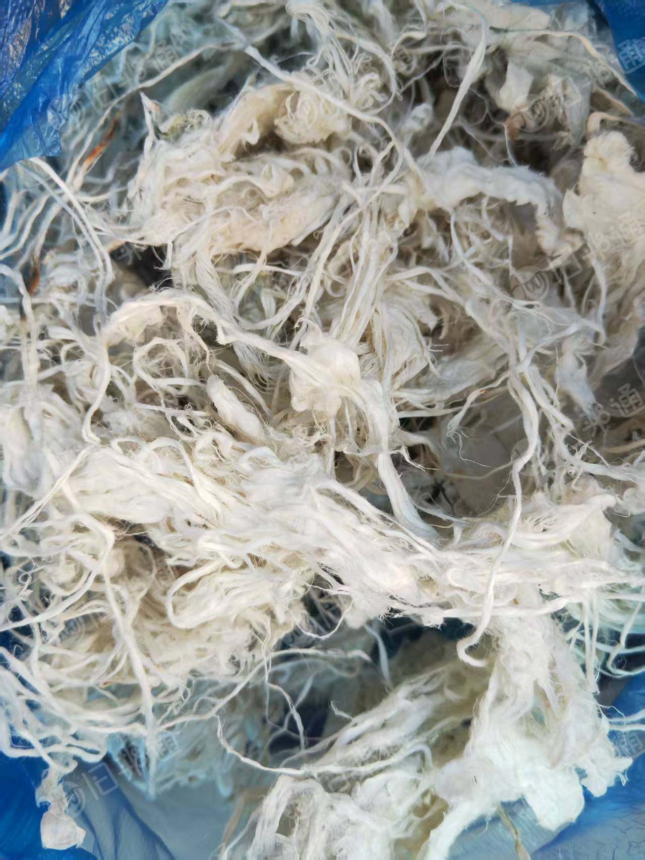 长期出售亚麻下脚料，亚麻回丝，都是纯亚麻的，月供400吨，货在浙江温州