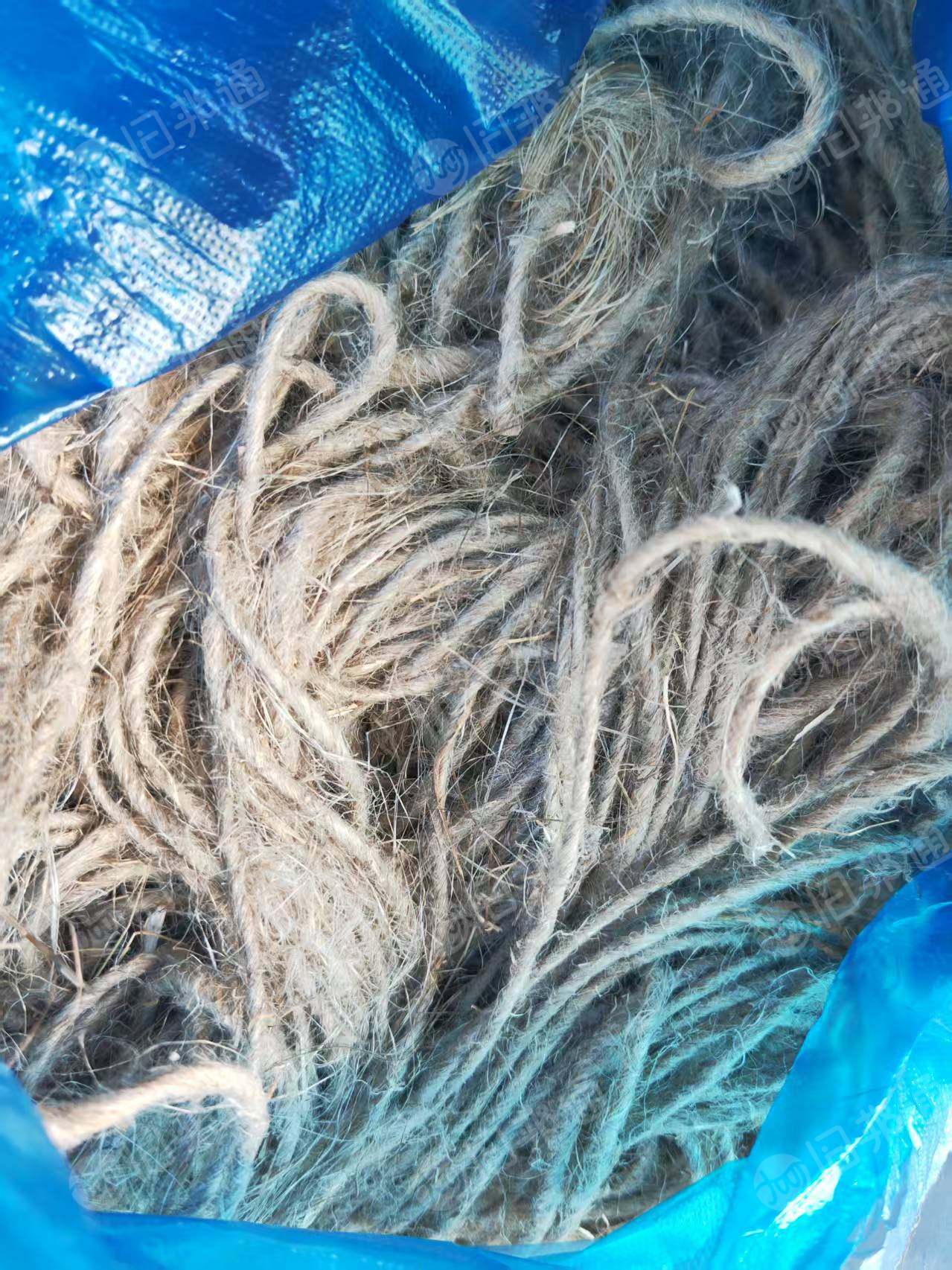 长期出售亚麻下脚料，亚麻回丝，都是纯亚麻的，月供400吨，货在浙江温州