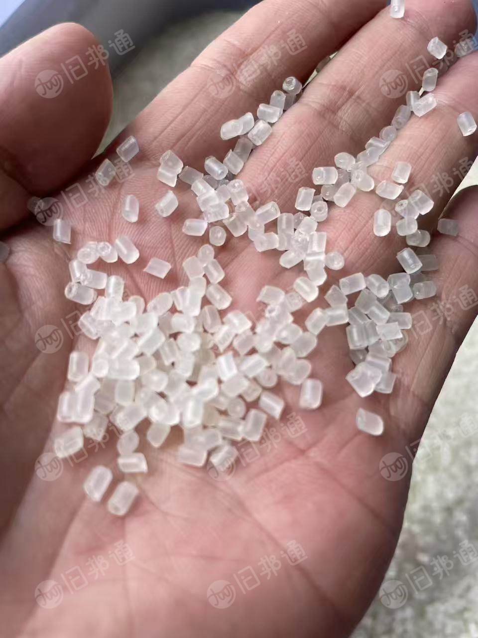 长期大量求购热洗PP餐盒颗粒，白色透明，要求过100-120目，冲击5,溶脂40. 