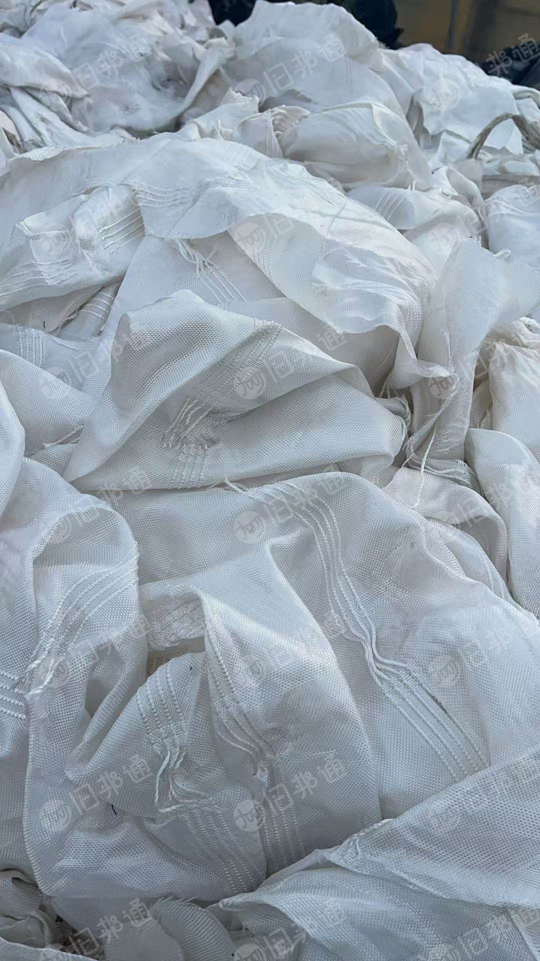 长期出售涤纶工业丝布，都是大有光的，绞边过的，可以开花用，现货100多吨，货在河北保定