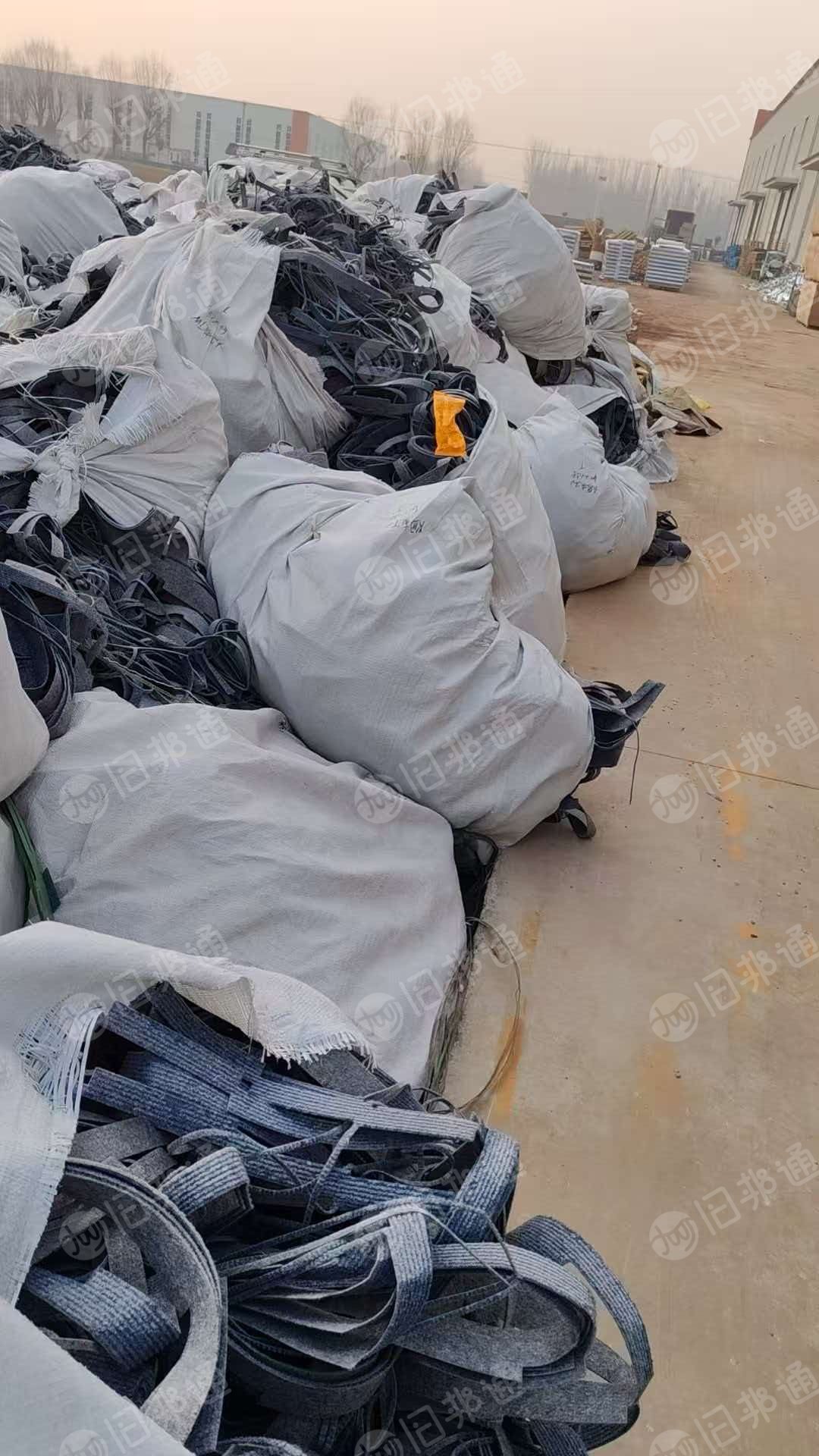 长期出售涤纶废料，涤纶毛毡废布，货在山东潍坊