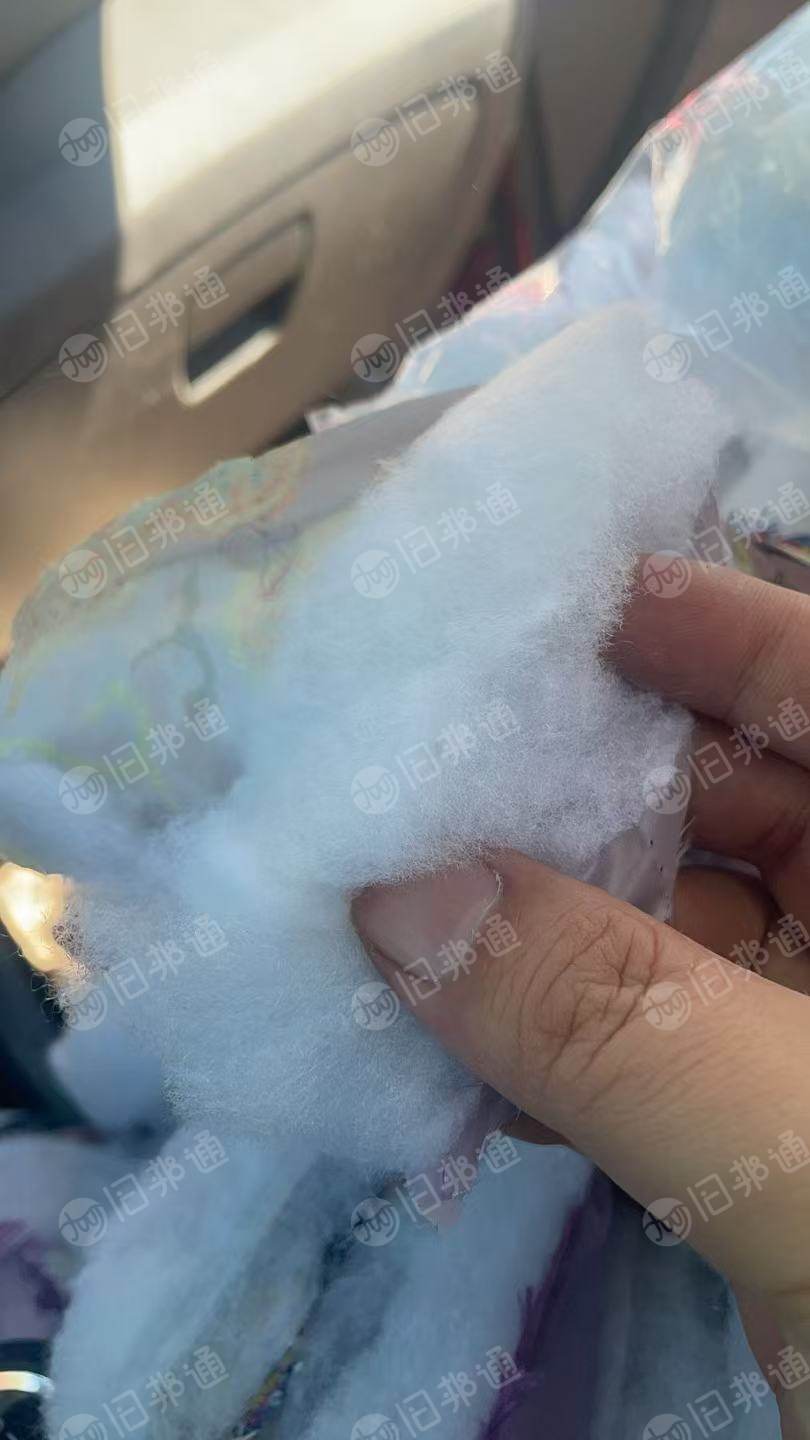 长期出售丝棉边角料,绗棉下脚料,丝棉下脚料,里面是无胶棉,可以做颗粒,月供几十吨