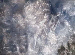 出售绣花厂里的PVC软膜，过环保，无胶水无杂，现货25吨