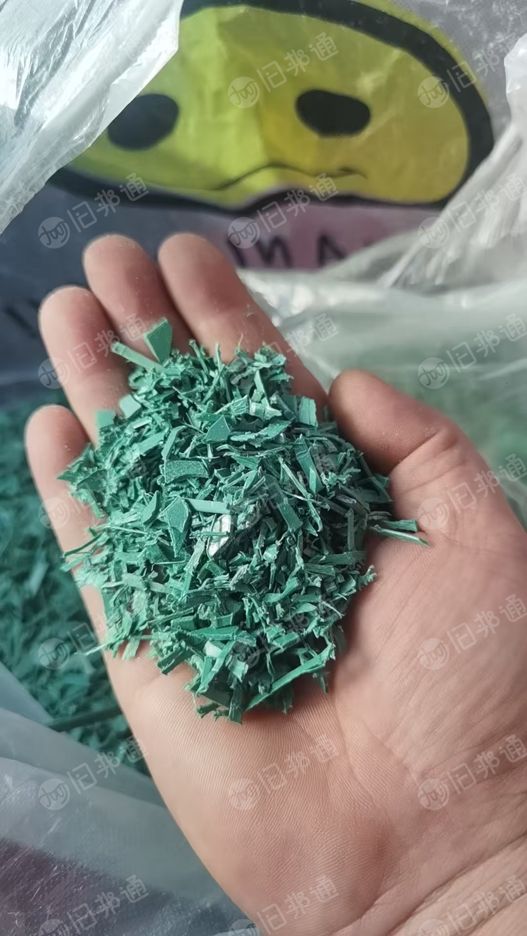因厂不做了,处理十几吨PET打包带破碎料,有绿色,黑色,灰色,现货几十吨
