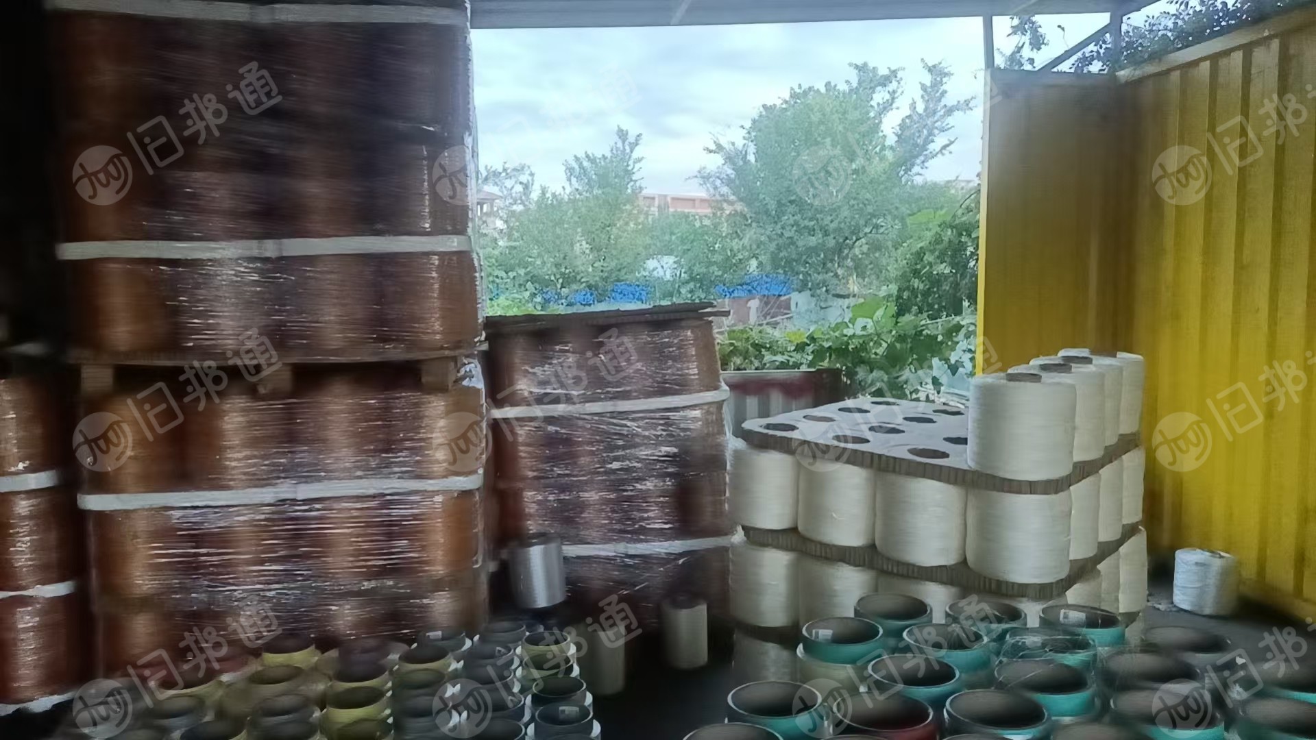 长期出售橡胶管厂下来的涤纶丝，涤纶工业丝，涤纶倒筒丝，现货有40-50吨