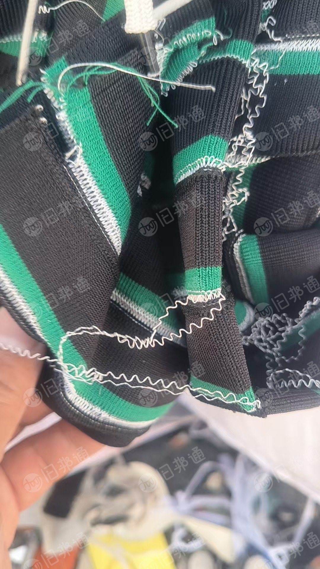 出售针织厂下来的涤氨废料，涤氨针织料，现货有30吨，货在浙江温州