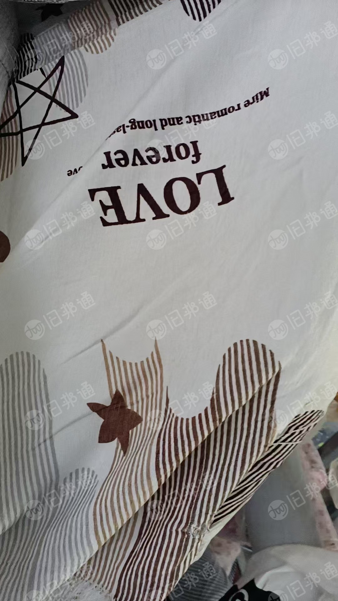 出售梭织印花雪尼尔库存布，库存沙发布，门幅175.克重220克，现货有17吨，货在浙江绍兴