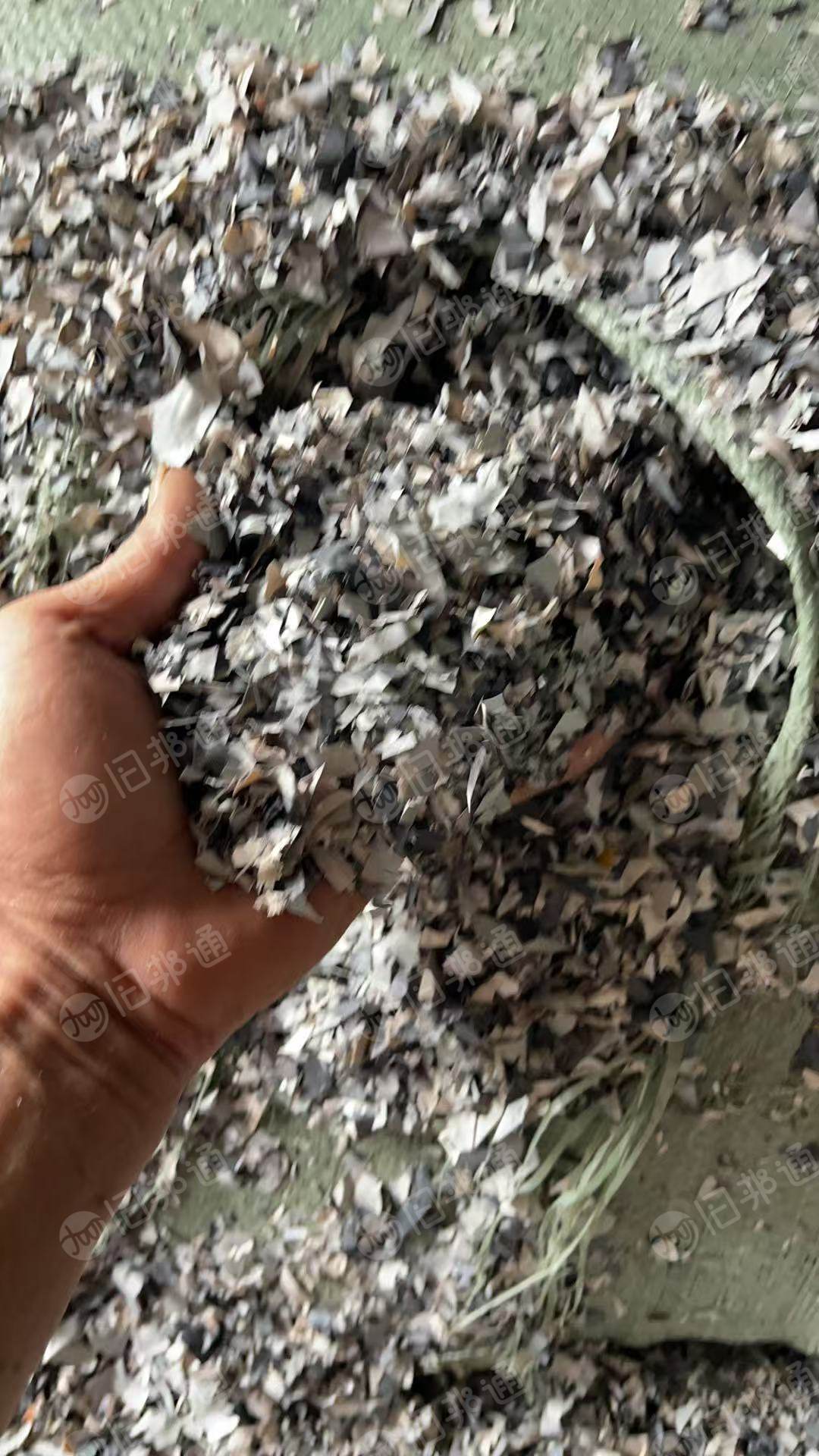 出售PVC墙纸破碎料，现货30多吨