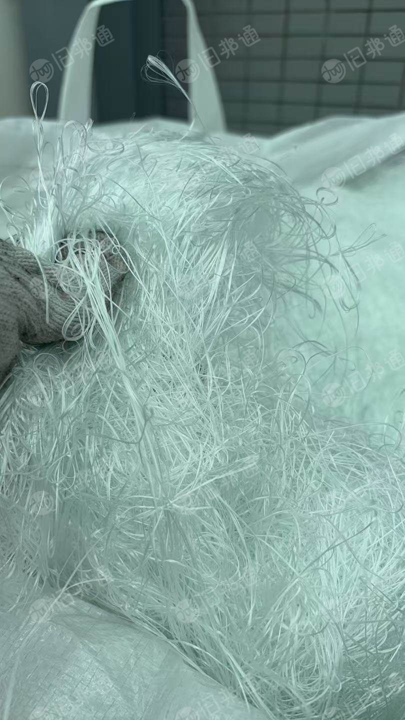 出售无碱淀粉型玻璃纤维废丝，玻纤，玻璃纤维丝，9-11微米，月供100吨左右，货在安徽宣城