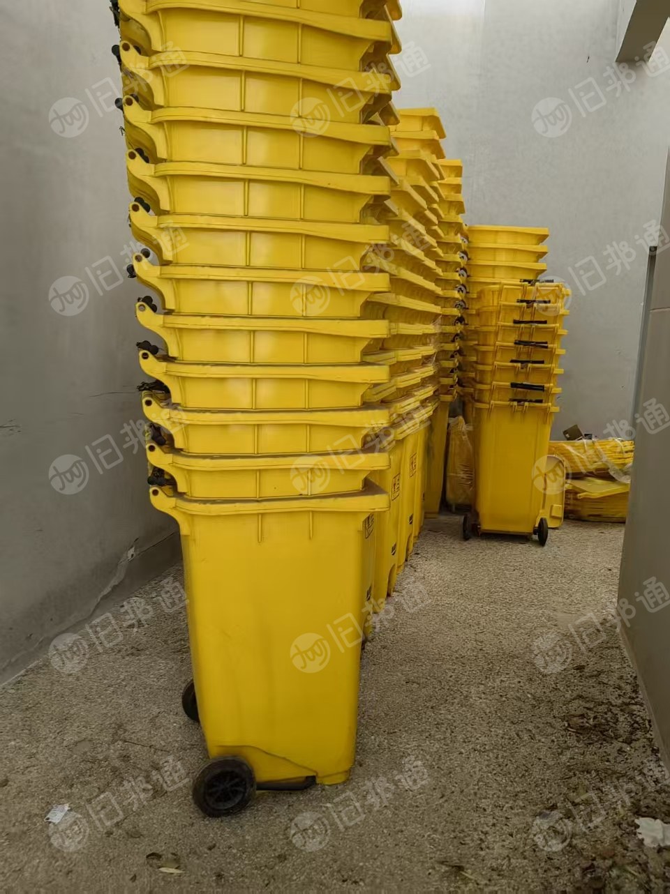 出售大号垃圾桶，没用过的，当废料卖，255个