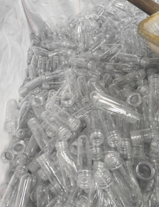 出售PET瓶胚，现货一挂车