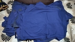 现货处理一批库存布库存服装，白色服装水兵裤，迷彩服，货在河北邢台